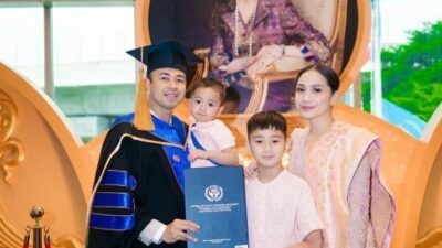 Raffi Ahmad mendapat gelar Doktor Honoris Causa oleh Universal Institute of Professional Management (UIPM). Foto: Instagram/@raffinagita1717