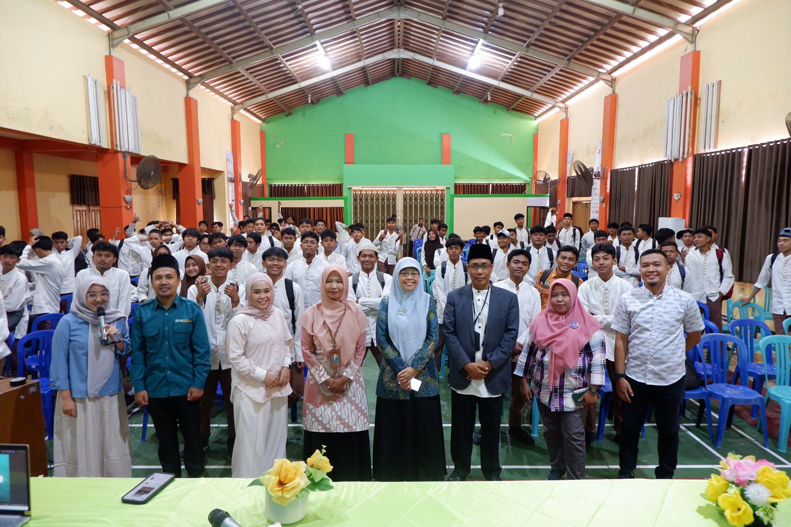 Roadshow UNU LiterAction! dimulai di SMKN 3 Mataram : Awal Sinergi Baru